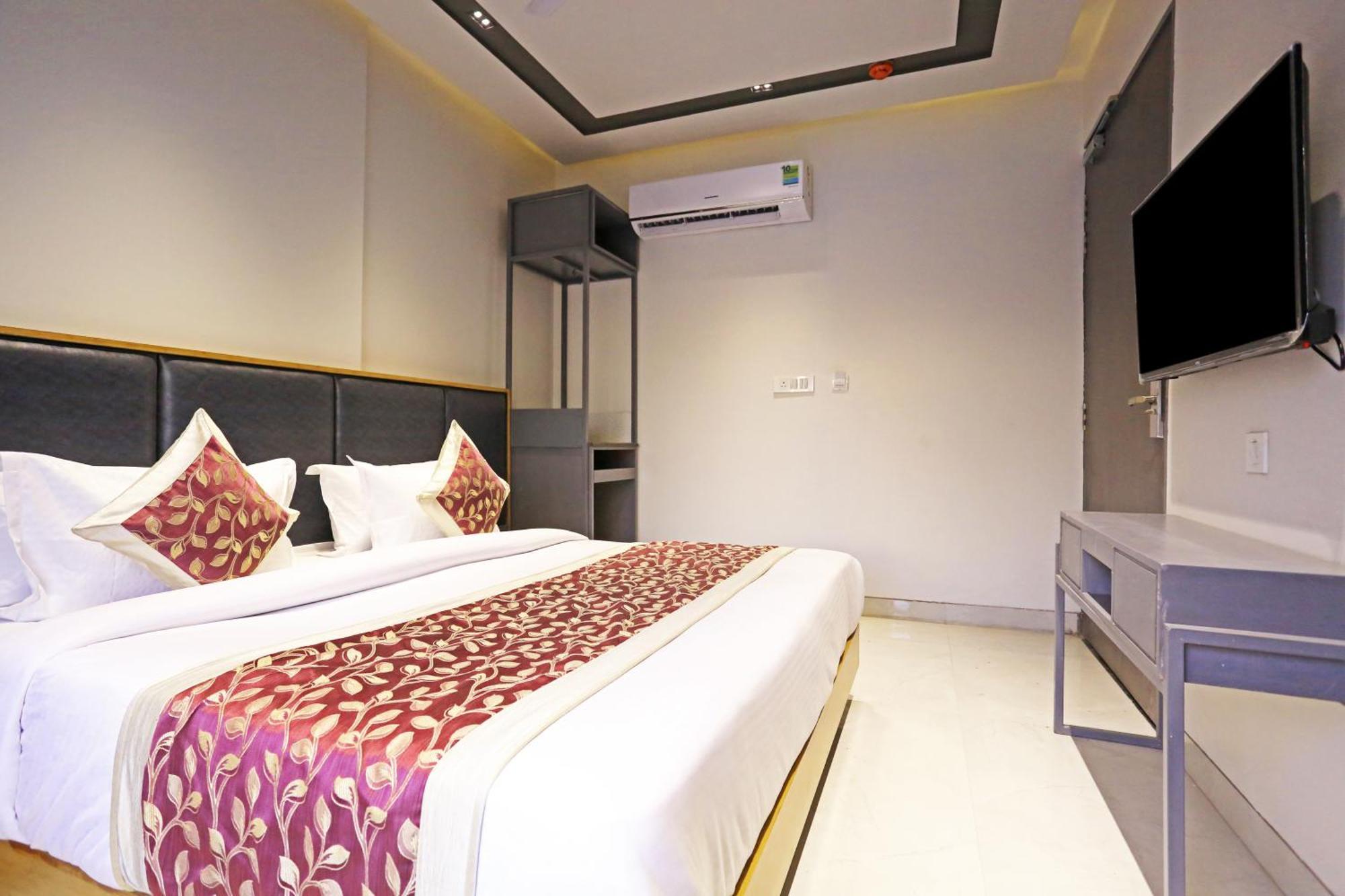 Crown Hotel Agra Near Taj Mahal Экстерьер фото