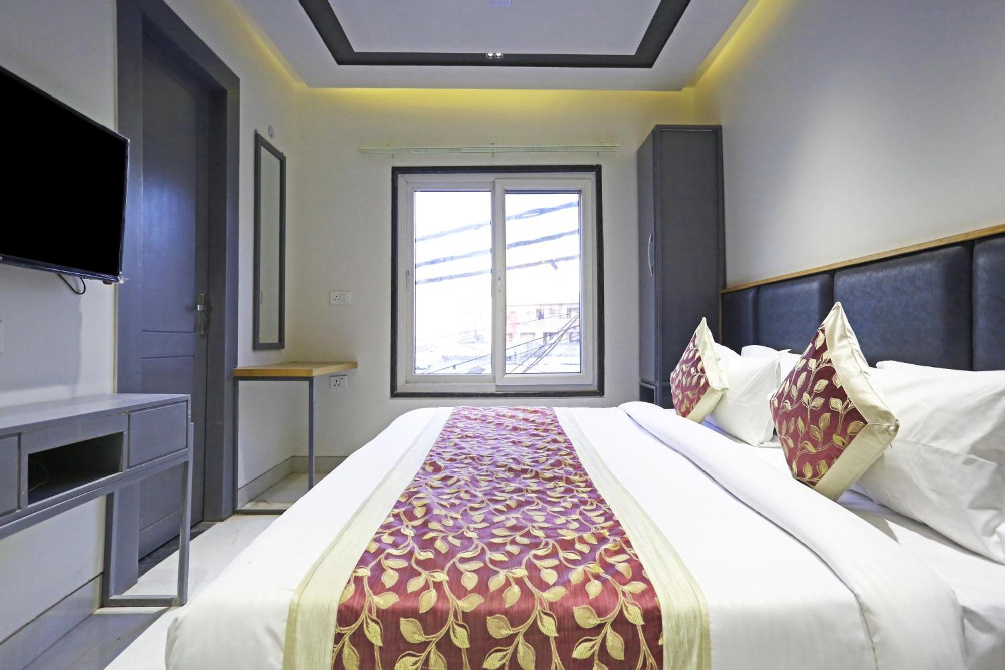 Crown Hotel Agra Near Taj Mahal Экстерьер фото