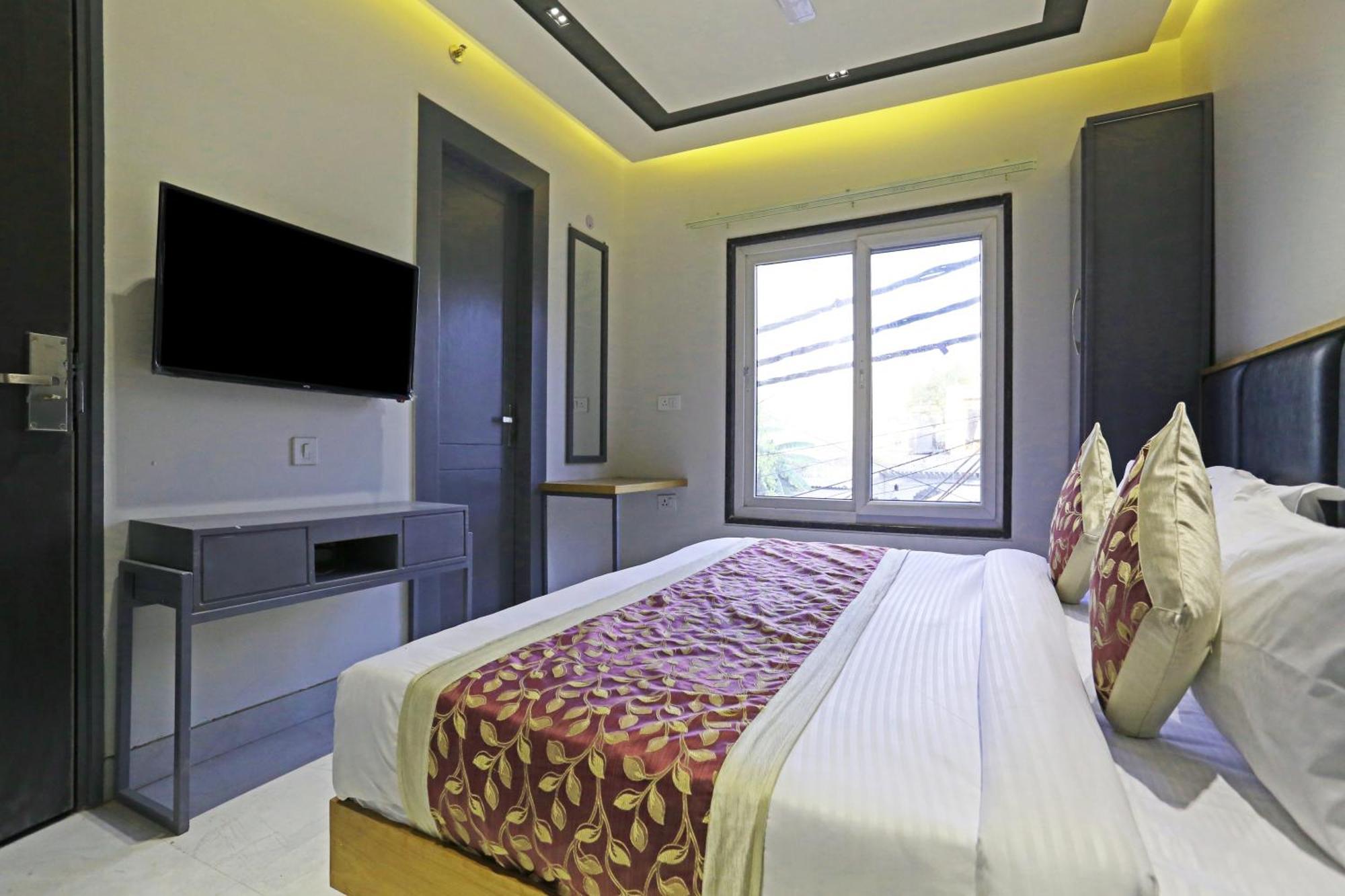 Crown Hotel Agra Near Taj Mahal Экстерьер фото