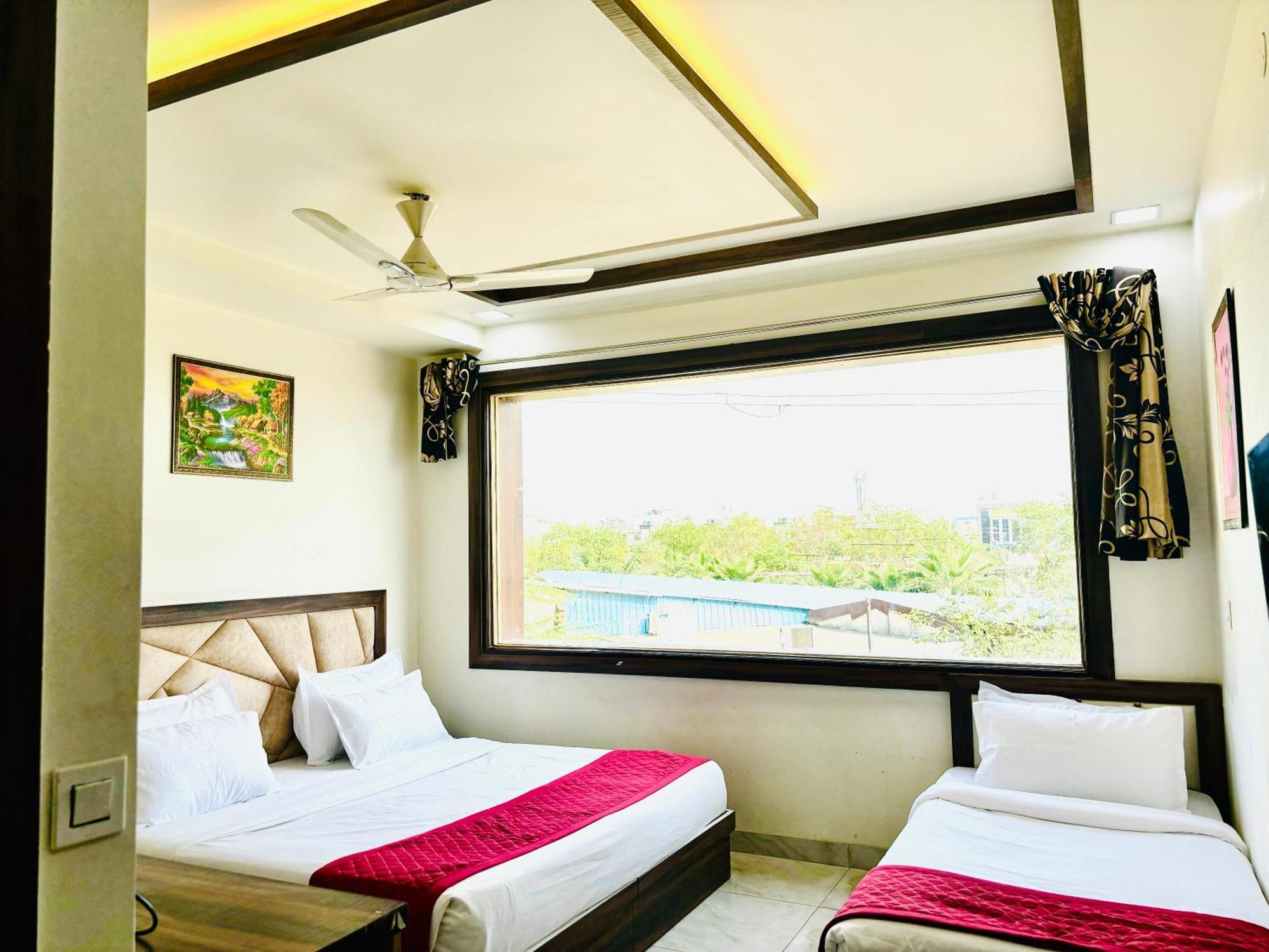 Crown Hotel Agra Near Taj Mahal Экстерьер фото