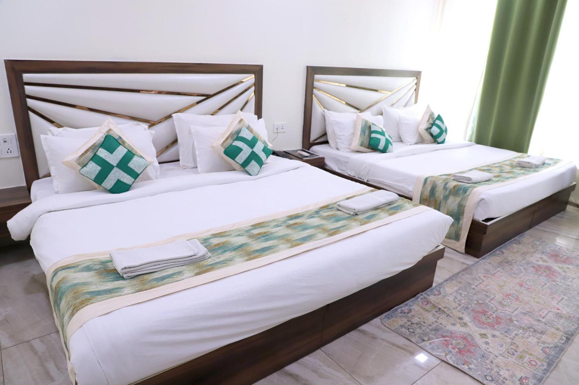 Crown Hotel Agra Near Taj Mahal Экстерьер фото