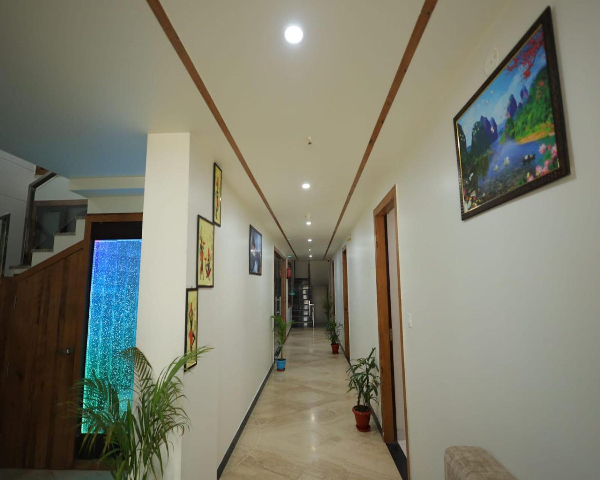 Crown Hotel Agra Near Taj Mahal Экстерьер фото