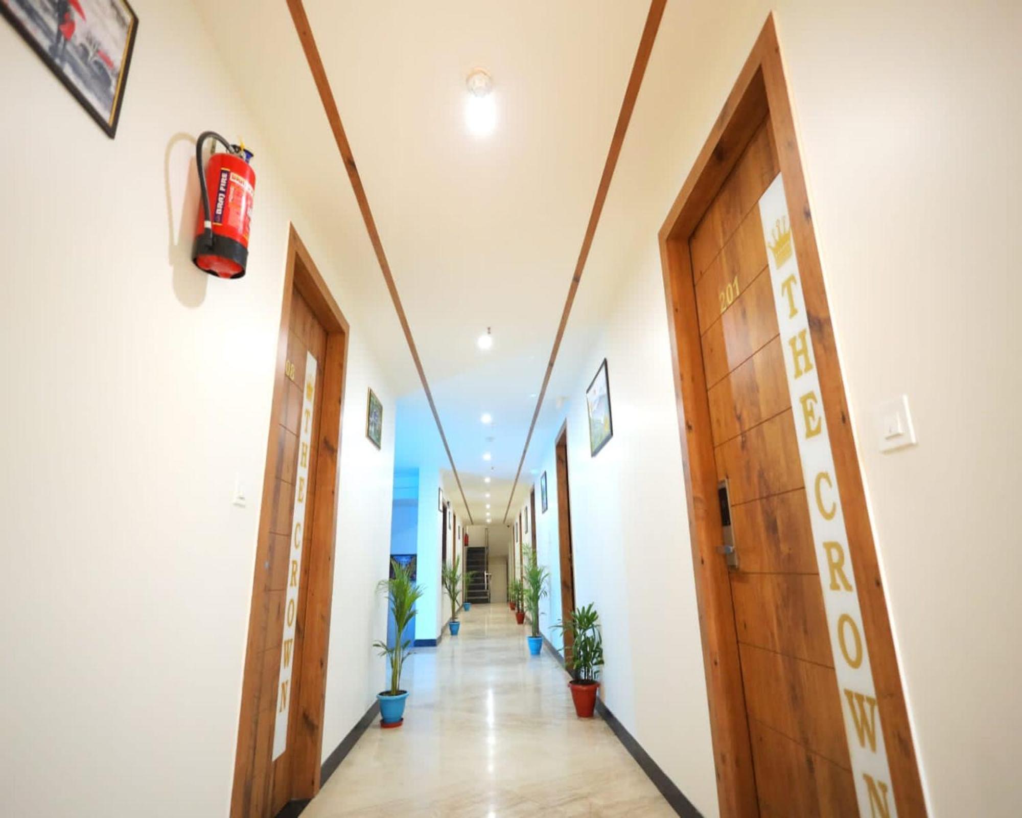 Crown Hotel Agra Near Taj Mahal Экстерьер фото