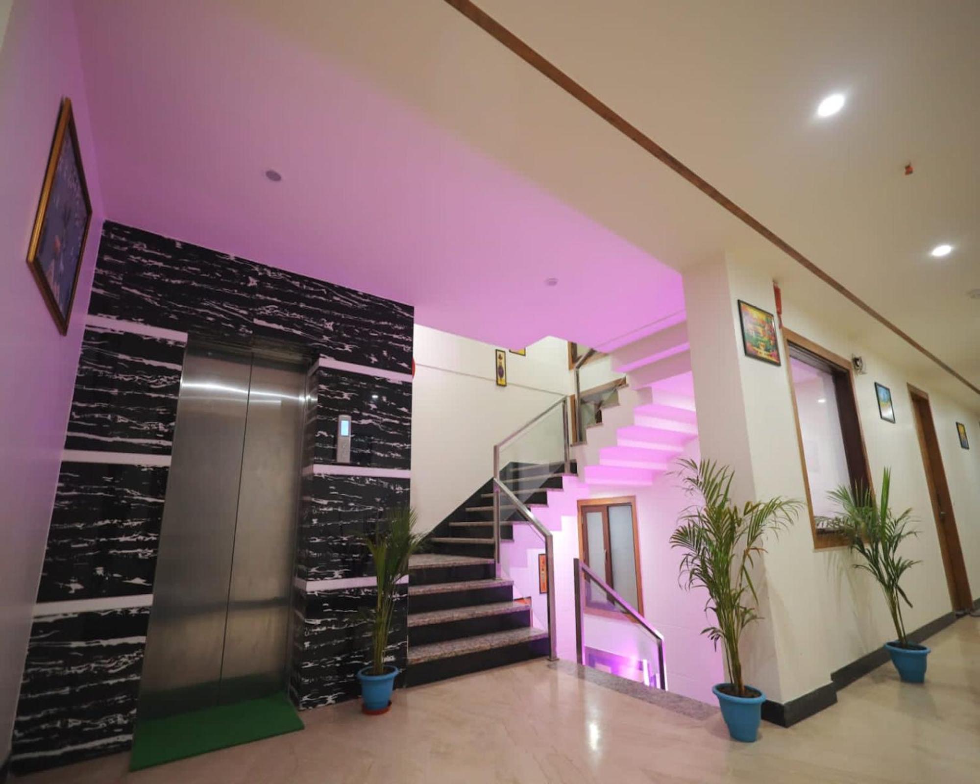 Crown Hotel Agra Near Taj Mahal Экстерьер фото