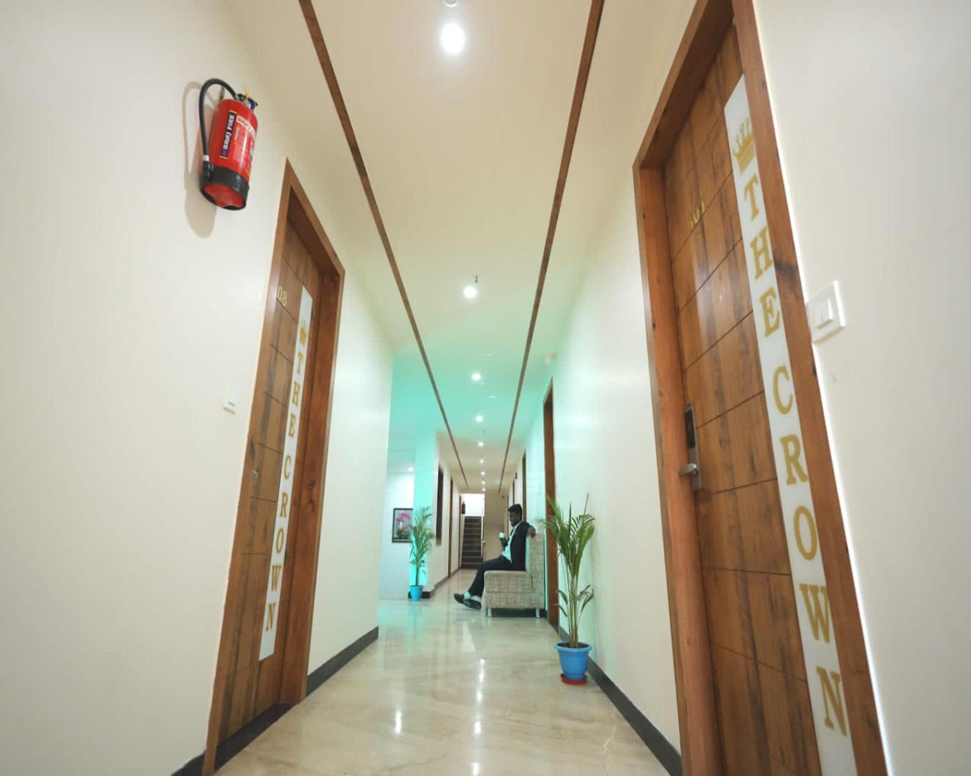 Crown Hotel Agra Near Taj Mahal Экстерьер фото